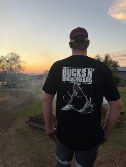 BUCKS N BROADHEADS TEE